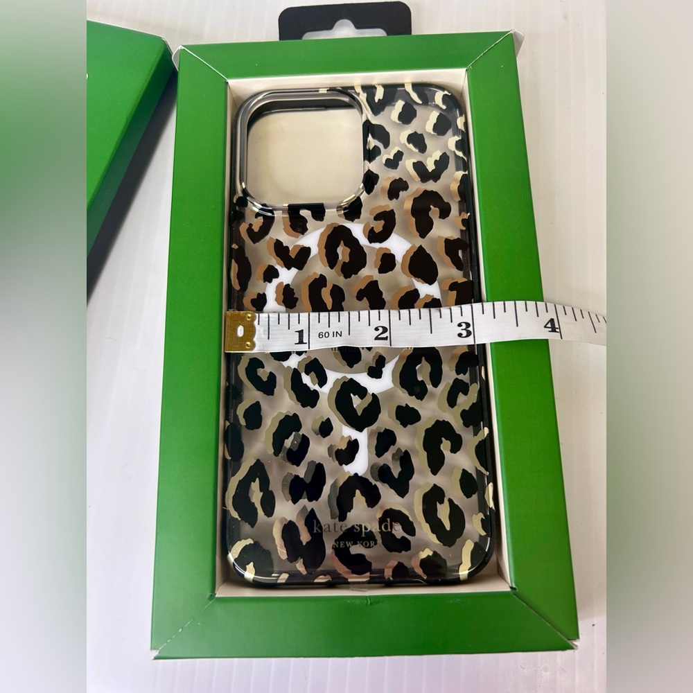 โ ๏ธโKate Spadeโ NIB IPhone 15 Pro Max Leopard Black/Gold Print Case for MagSafe - Picture 8 of 10
